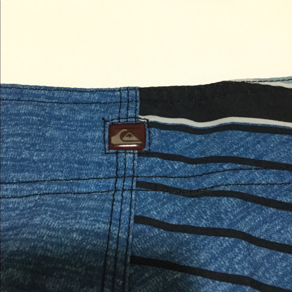 QuickSilver short - Picture 3 of 3